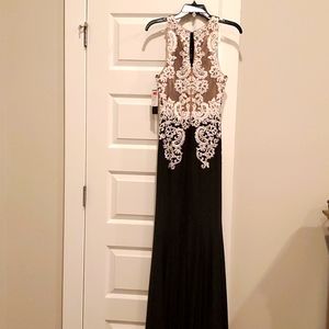 Formal black & white gown, size 6